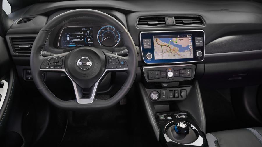 Торпедо Nissan Leaf e+ 2019 года  (NA) (фото 20 из 20)